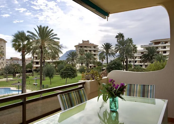 Apartamento Primera Linea Urb Playa Grande Hotel *